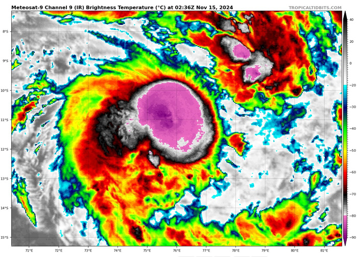 Typhoon 25W(MAN-YI) intensifying//TC 02S(BHEKI) intensifying// TY 27W(USAGI) weakening//1503utc Typhoon 25W(MAN-YI) intensifying//TC 02S(BHEKI) intensifying// TY 27W(USAGI) weakening//1503utc