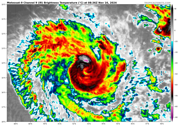 Super Typhoon 25W(MAN-YI) bearing down on the PHILIPPINES//TC 02S(BHEKI) reached CAT 1 US//Super Typhoon 27W(USAGI) Final Warning//1609utc Super Typhoon 25W(MAN-YI) bearing down on the PHILIPPINES//TC 02S(BHEKI) reached CAT 1 US//Super Typhoon 27W(USAGI) Final Warning//1609utc