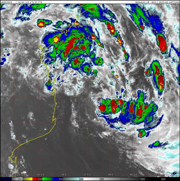 Extremely busy Southern Hemisphere// 19P(RAE) and 20S(BIANCA) CAT 2 US//2421utc  Extremely busy Southern Hemisphere// 19P(RAE) and 20S(BIANCA) CAT 2 US//2421utc