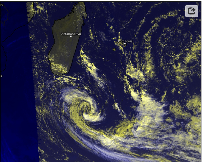SOUTH INDIAN: Subtropical Storm 95S// 11/0900 UTC