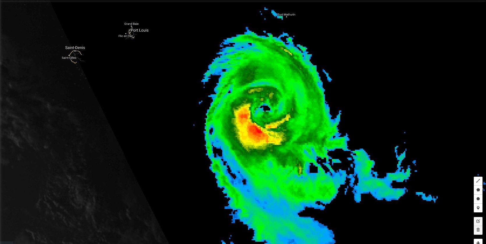 Photo satellite à 15h. CiILIDA a encore "belle" allure. Le cyclone va toutefois évoluer sur des eaux de plus en plus fraîches à présent.