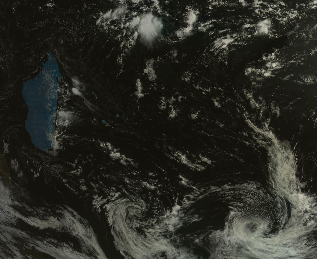 Cliquez sur l'image.Le satellite russe Goms-2 à 09h. L'ex cyclone tropical intense CILIDA(07S) est visible en bas à droite de l'image. A présent tempête des latitude moyennes il se situe près de l'île Amsterdam.