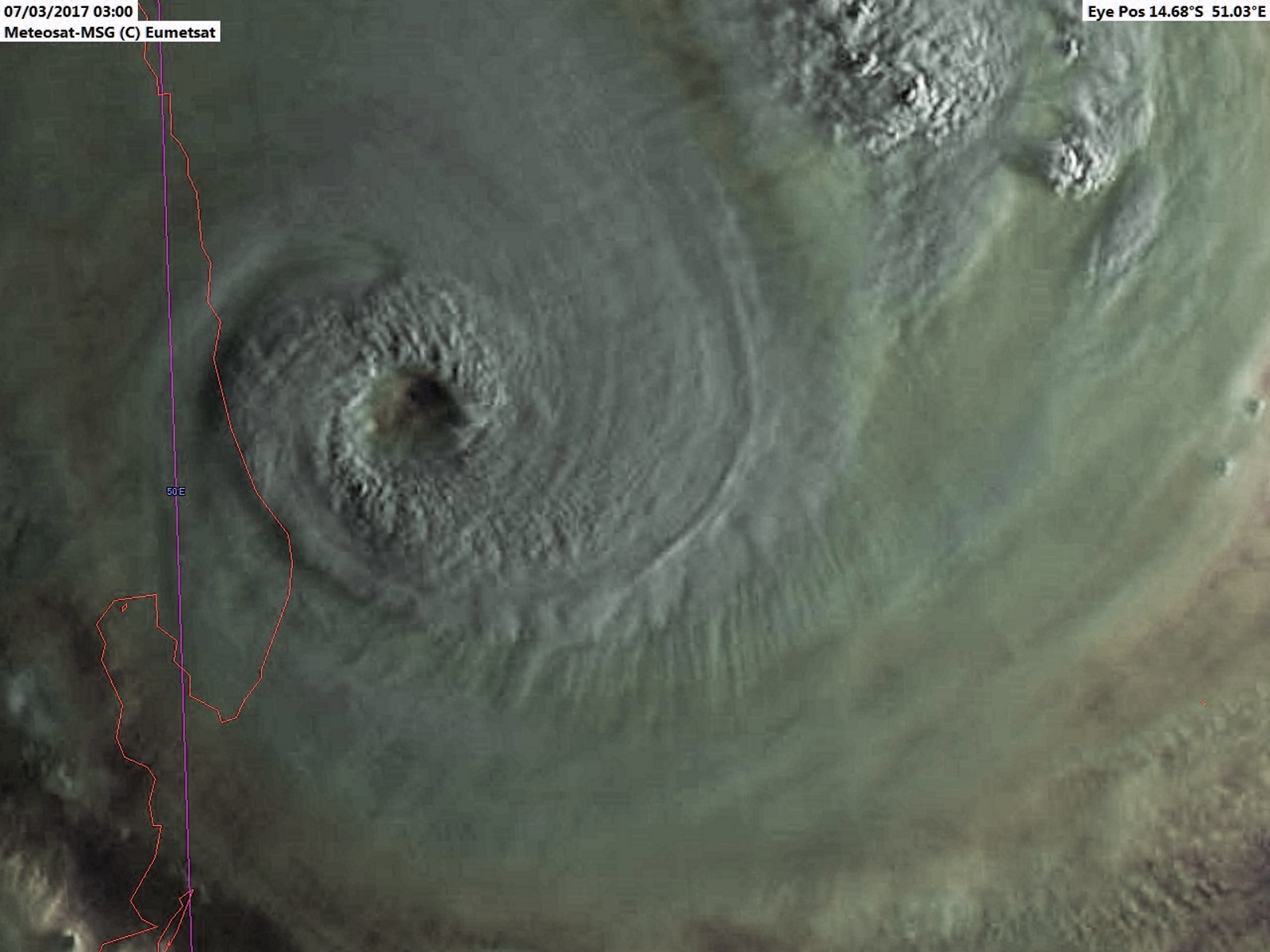Le 07 Mars 2017 le cyclone intense ENAWO(09S) classé au premier stade de "Super Cyclone" par le JTWC s'approche inexorablement des côtes malgaches ou il sèmera la désolation. Photo sat: Météosat, 07h, Raoul Maujean, Enhanced par Patrick Hoareau.