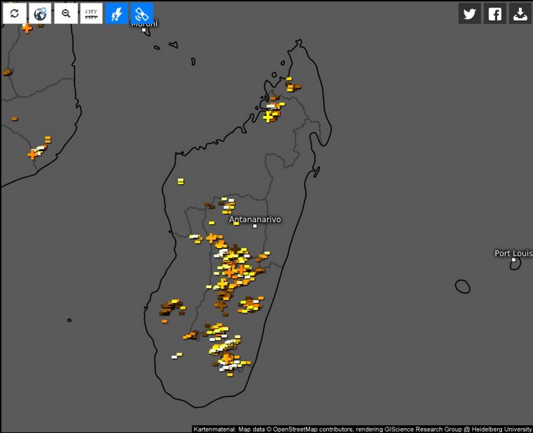 Orages détectés entre 17 et 18h. En blanc les plus récents. https://weather.us/lightning/madagascar