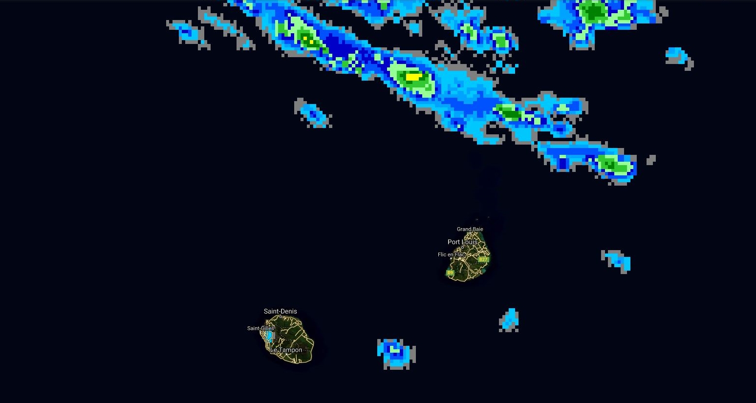18h46: des foyers pluvio-orageux restent présents au nord de Maurice et peuvent s'activer plus près des côtes cette nuit.