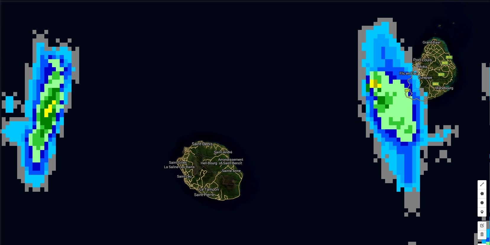 Satellite à 18h15: cette nuit des foyers pluvio-orageux peuvent se former rapidement et toucher les îles.