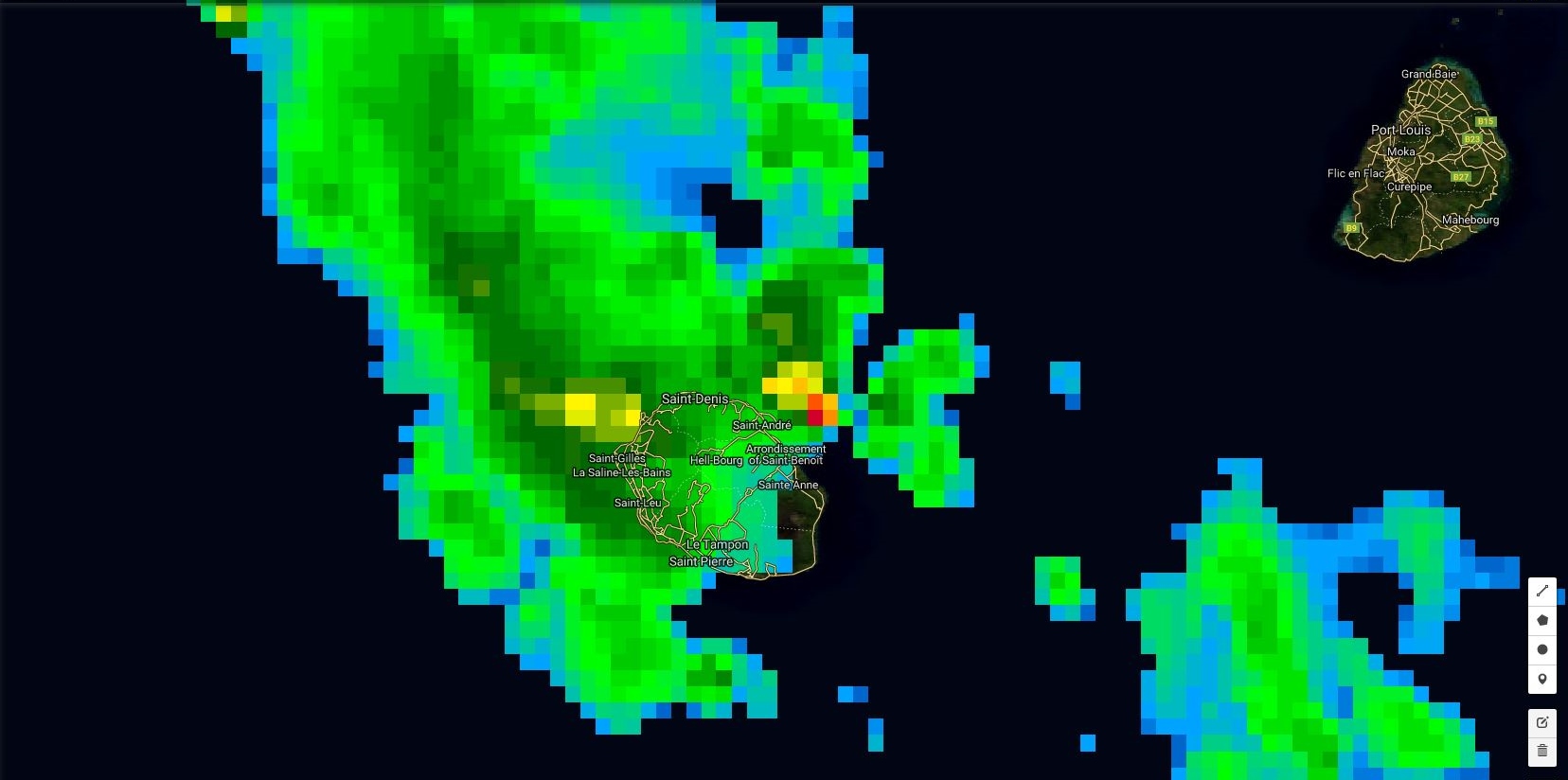 01h: comme le radar la photo satellite en haute résolution montre un maximum de précipitation au large de Saint André et un autre touchant l'ouest de l'île.