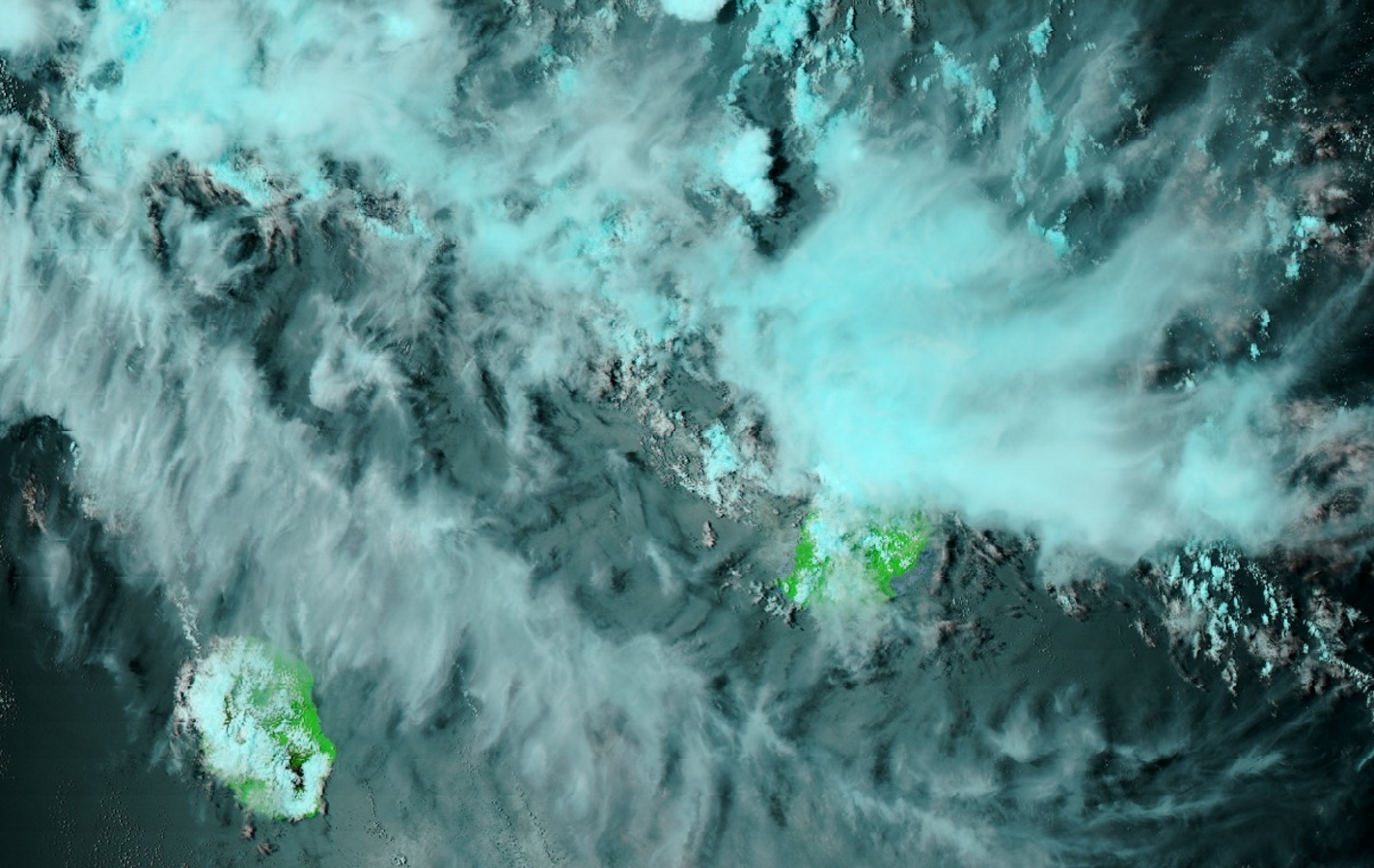 Noaa20 à 13h40. Le nord de Maurice sous les averses. Bancs de nuages élevés au nord de la Réunion.