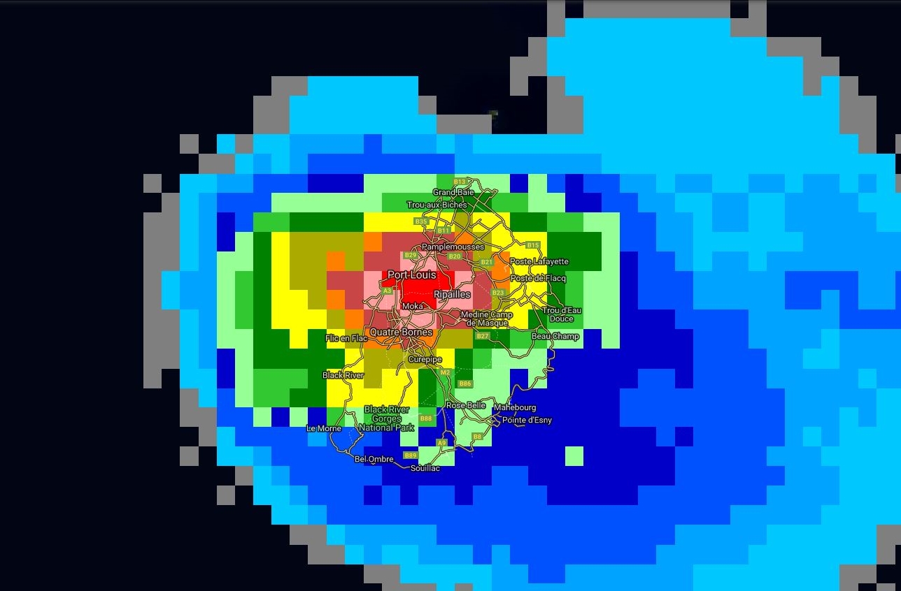 14H16. En rouge des averses torrentielles qui s'abattent sur Port Louis et sa région.