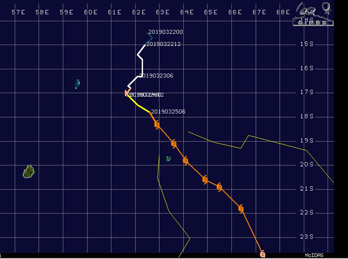 15UTC: JOANINHA(22S) category 3 US, still intensifying and forecast to track less than 50km to ROD shortly before 24h 15UTC: JOANINHA(22S) category 3 US, still intensifying and forecast to track less than 50km to ROD shortly before 24h