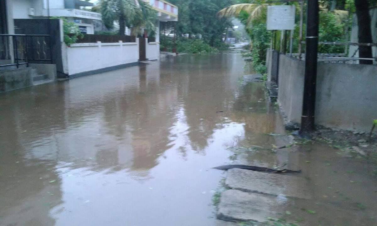15h: Cyclone intense Joaninha à Rodrigues: photos de cet après midi à Rodrigues