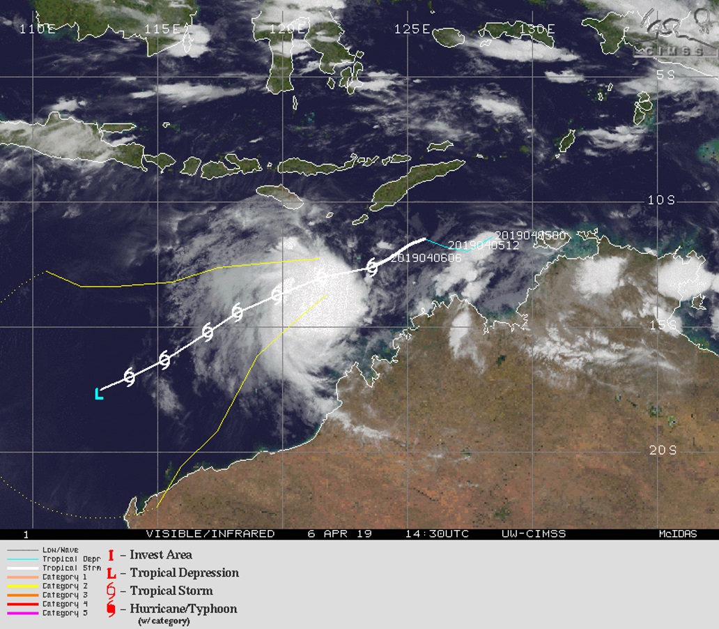 15UTC: TC WALLACE(23S): conditions become more conducive for intensification next 48hours