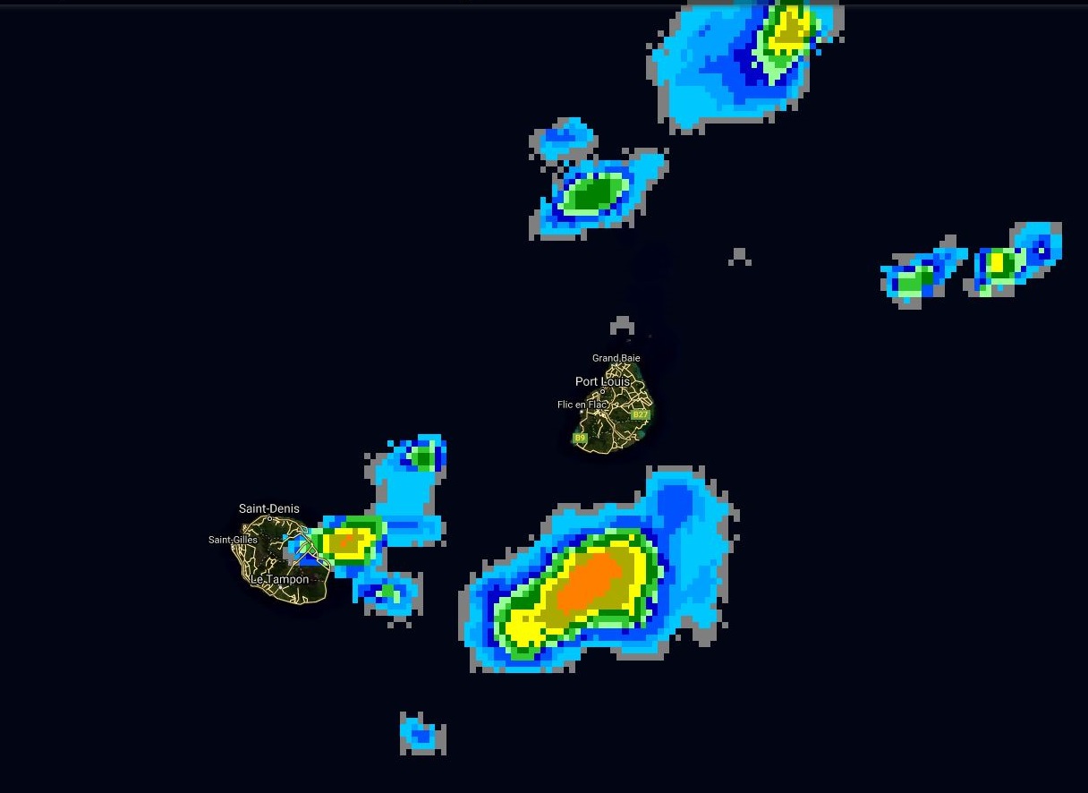 Instabilité sur la zone des Iles Soeurs. Ce soir et la nuit prochaine les cellules pluvio-orageuses peuvent s'activer et toucher les îles.
