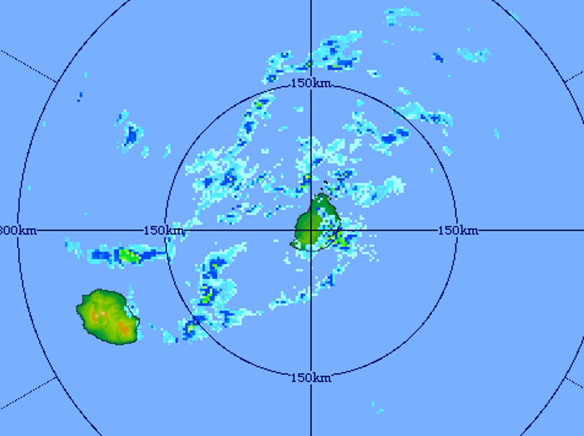 20h31: image du radar de Trou Aux Cerfs centrée sur Maurice et la Réunion. Crédit image MMS/Vacoas.