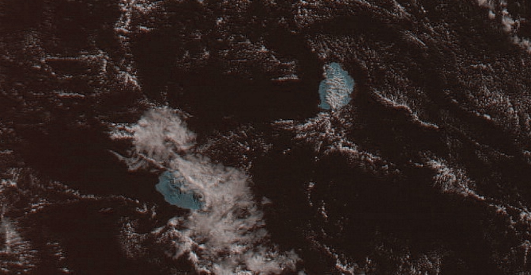 Le satellite Meteor à 8h26 ce matin. On voit bien les nuages qui ont apporté quelques averses sur l'est et le nord de la Réunion. Image MAUFOX que j'ai travaillée un peu.