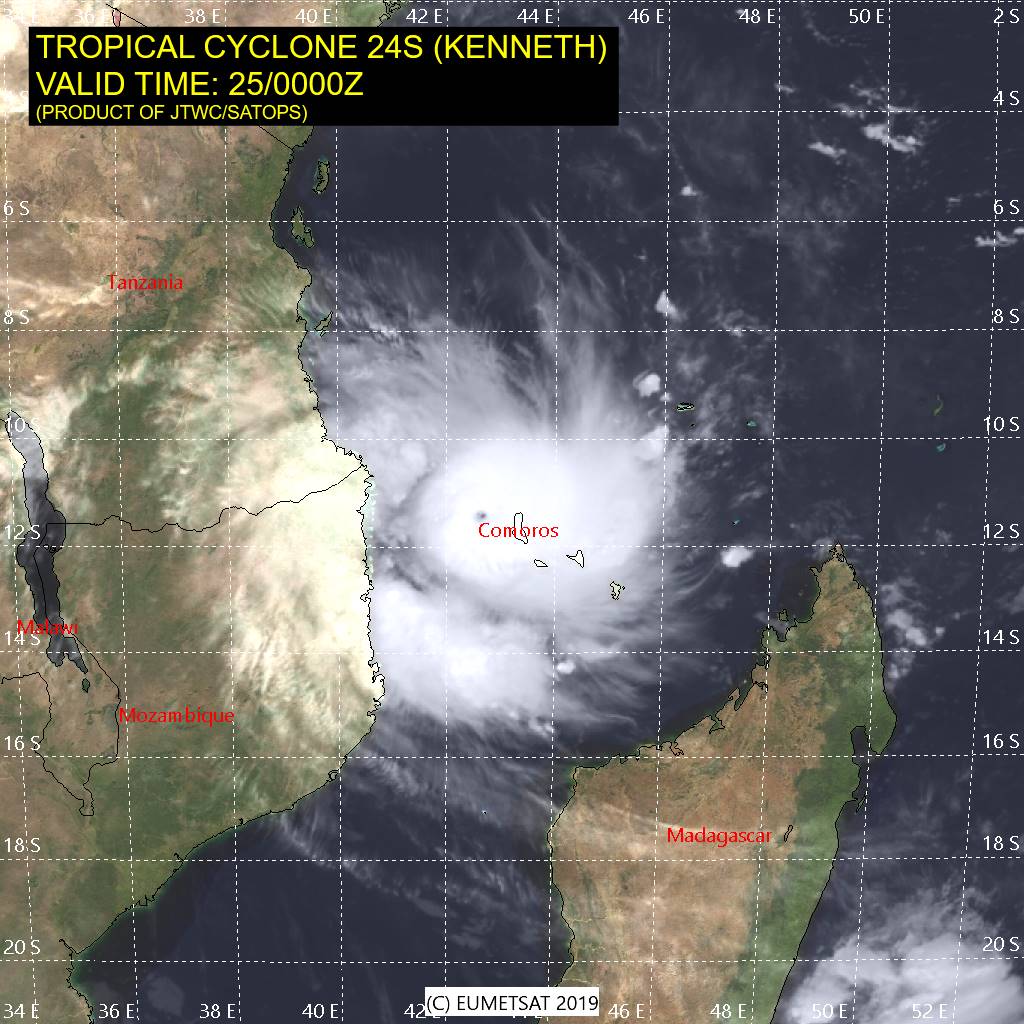 09h: le cyclone intense KENNETH est passé à 15/20km du nord de Grande Comore et se dirige vers le Mozambique(VIDEO)
