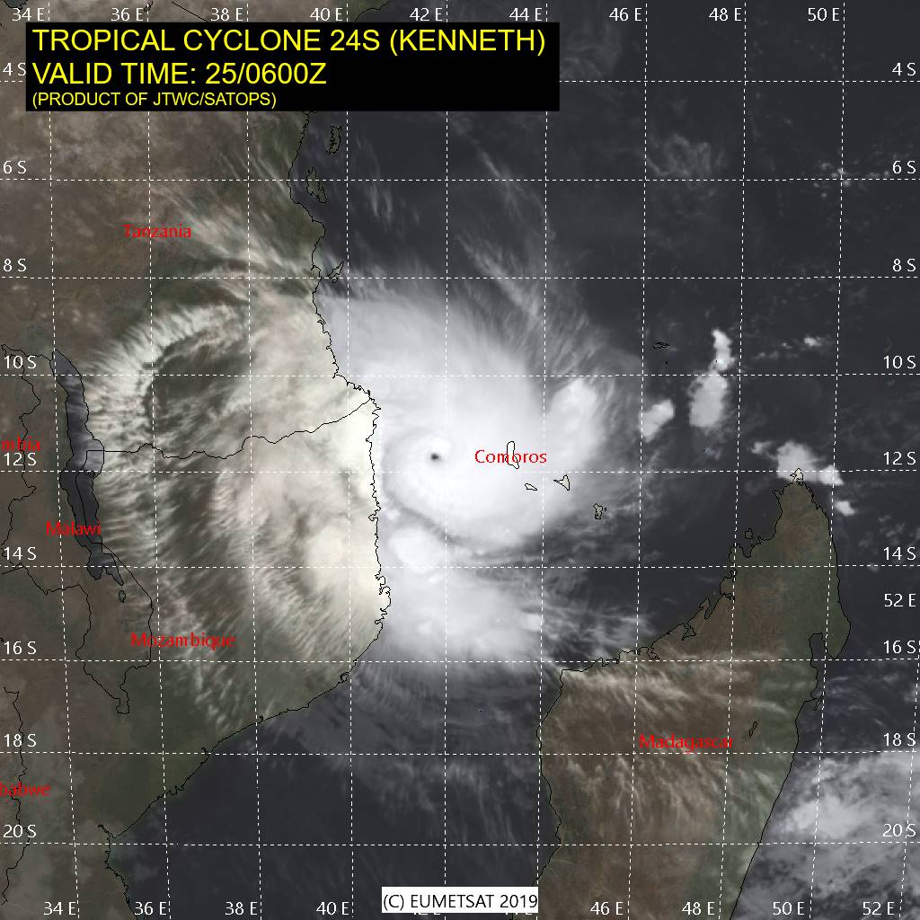 09UTC: TC KENNETH powerful and compact category 4 US, landfall forecast near Ingoane/Mozambique near 25/18UTC