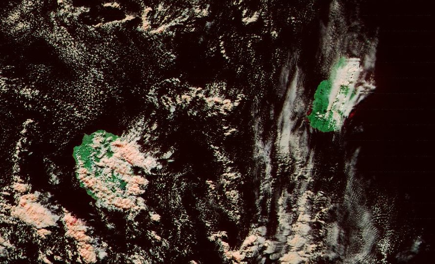 Les Iles Soeurs vues par le satellite Noaa20 à 14h06 cet après midi. 375m de résolution.
