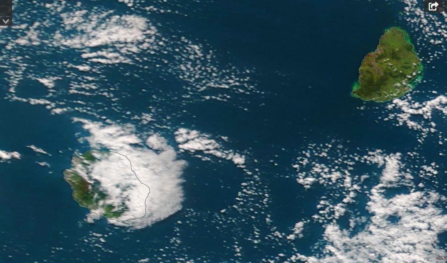 Le satellite Terra a capturé les iles soeurs(Réunion et Maurice) ce matin à 10heures. La Réunion était encore partagée en deux avec un temps d'alizé humide sur la moitié est alors que le soleil réchauffait l'atmosphère sur la moitié ouest. Beau temps à Maurice. Crédit image: NASA US