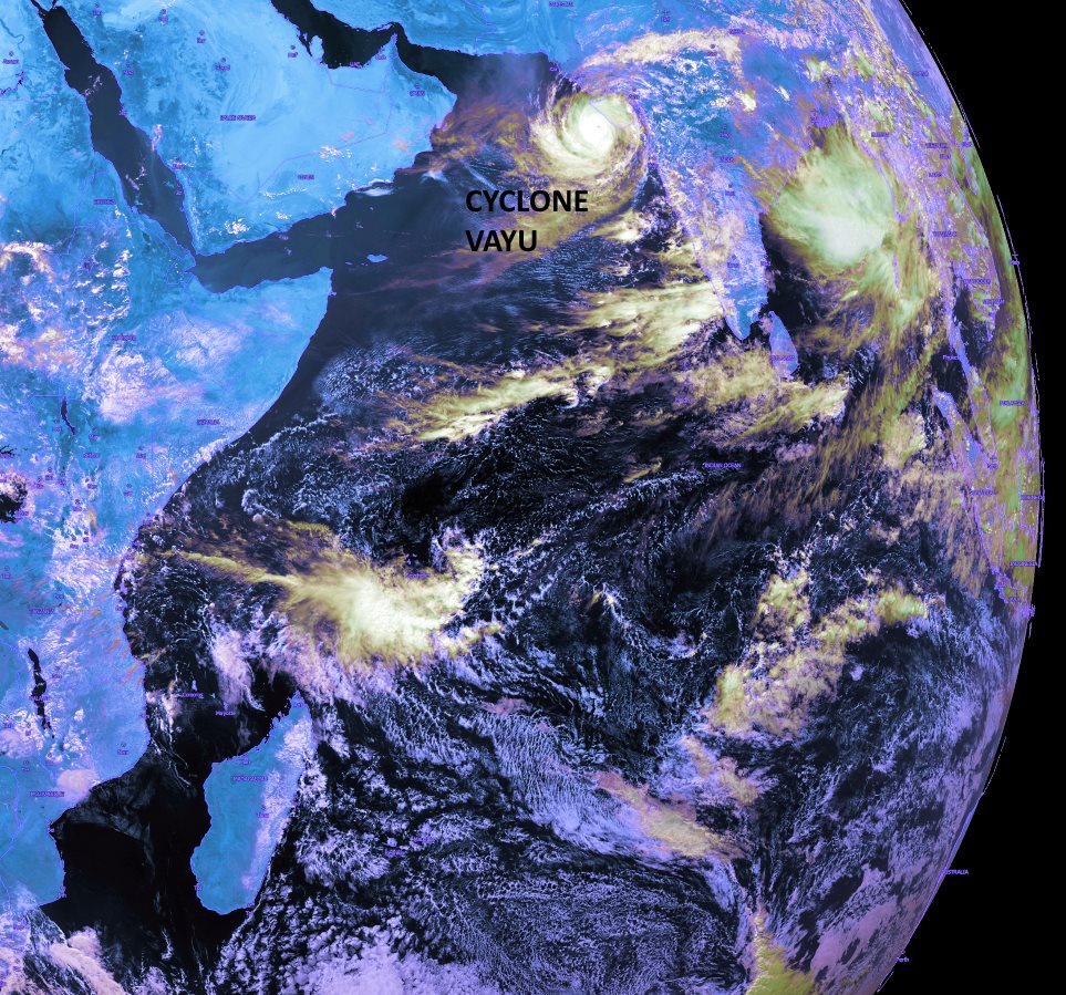 13heures: plan plus large de l'océan indien. KOBUS/PH