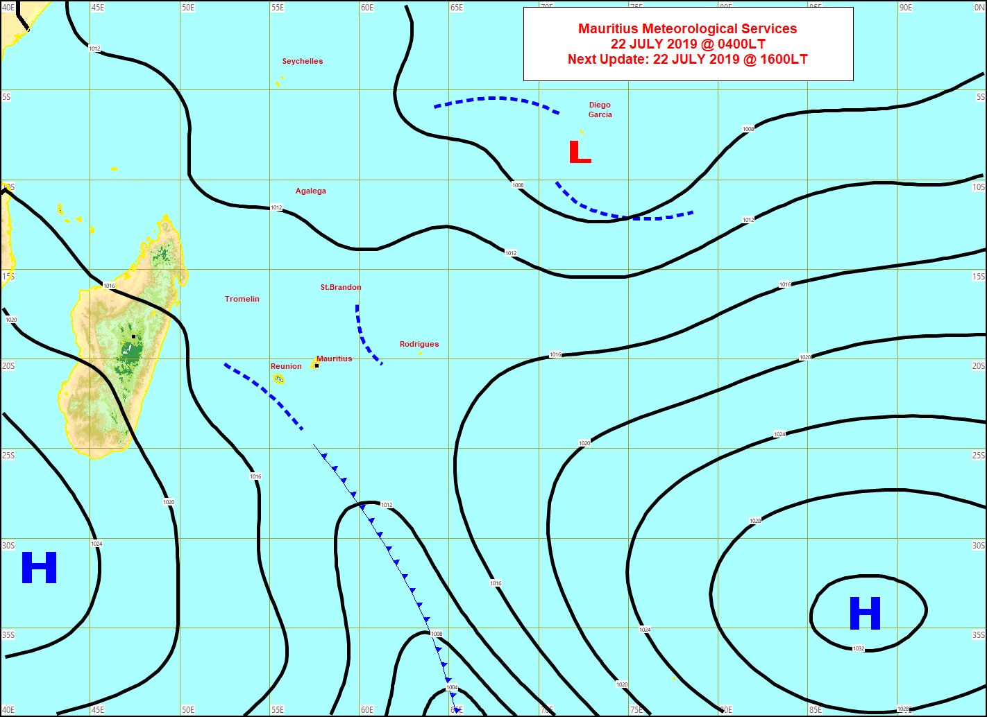 Analyse de surface ce matin: le système frontal est actuellement proche de la REUNION. Il va toucher MAURICE de façon atténuée puis sera suivi par de l'air frais avec un renforcement des vents. MMS