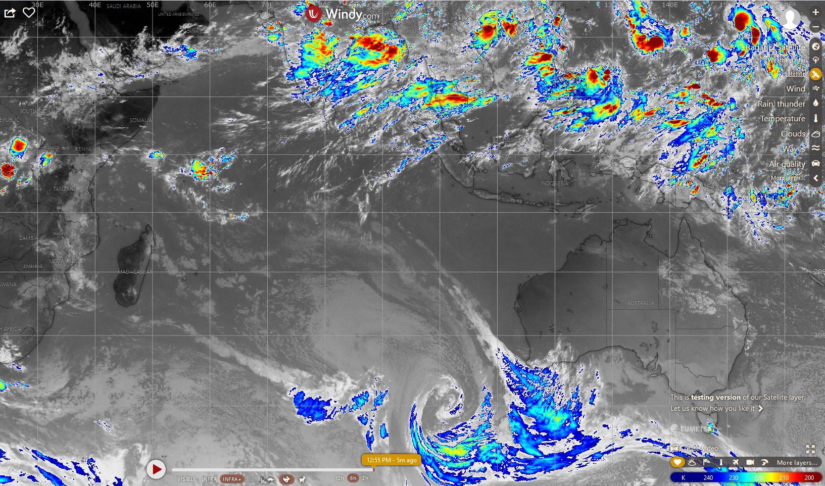 12h30: image composite des océans indien et pacifique. Pas de nuages actifs sur la zone des Mascareignes.