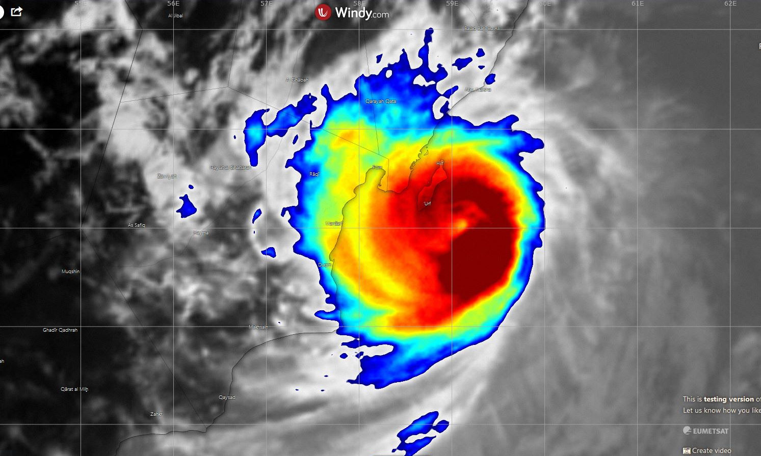 24/08UTC: 03A JUST SOUTH OF MASIRAH CLOSE TO LANDFALL OVER OMAN