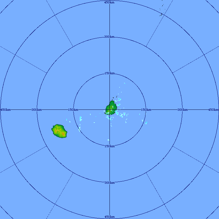 Le radar de TAC montre les petits paquets pluvieux charriés par les alizés. Ils arrivent sur le Sud et l'Est des ILES SOEURS. MMS/VACOAS