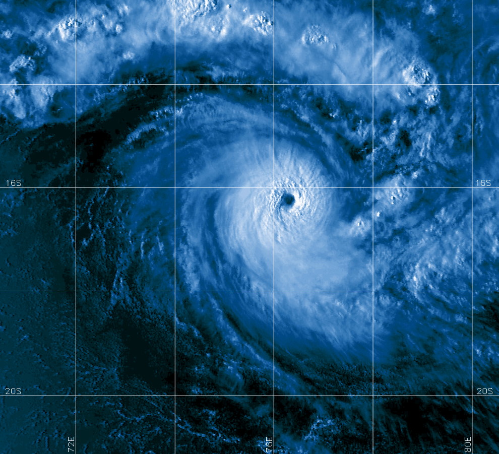24S(HABANA). 05/1118UTC. DMSP VISIBLE DEPICTING A COMPACT SYSTEM WITH A WELL DEFINED TIGHT EYE FEATURE.