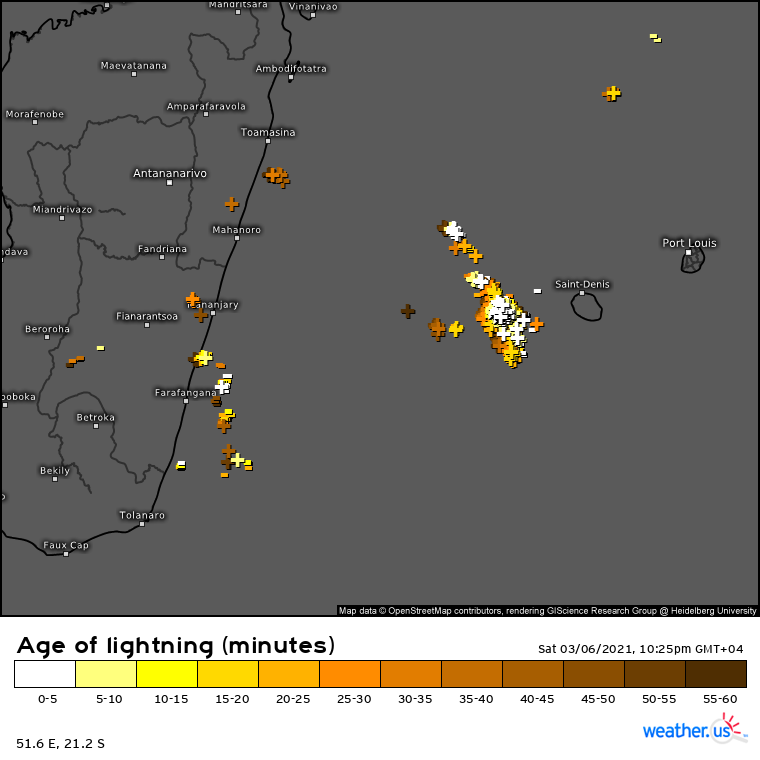 INVEST 91S. 06/1825UTC. THUNDERY ACTIVITY TO THE WEST OF RÉUNION ISLAND.