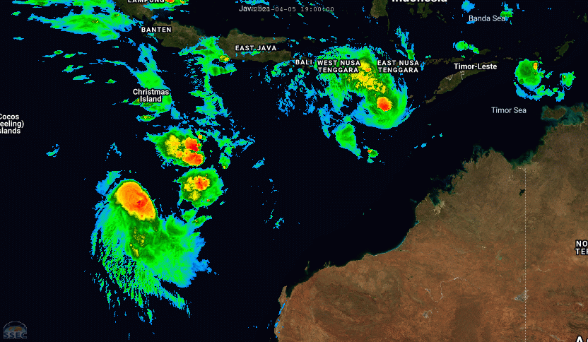 06/02UTC. 7H LOOP. TC 26S(SEROJA) ON THE RIGHT AND TC 27S. IF NEEDED CLICL TO ANIMATE.
