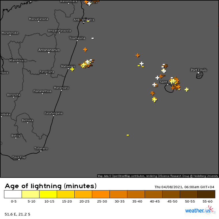 6 heures ce Jeudi matin. L'activité orageuse de la dernière heure est concentrée autour de la RÉUNION et au large de la côte Est de MADA. WUS.