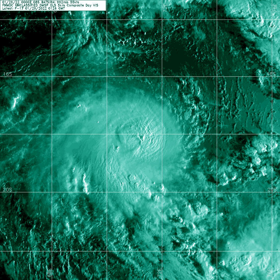TC 08S(BATSIRAI) is re-intensifying and gradually approaching the Mascarene islands