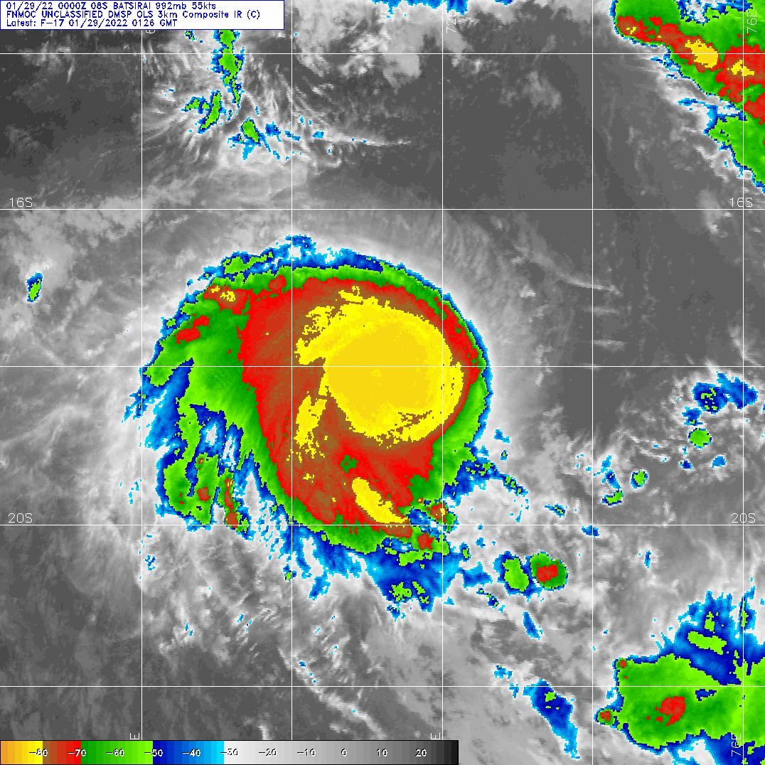 TC 08S(BATSIRAI) is re-intensifying and gradually approaching the Mascarene islands