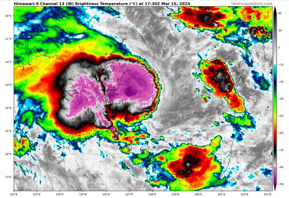 TC 18S struggling but forecast to intensify a bit after 24h// TC 19P to intensify over the GOC next 36/48h// 15/21UTC