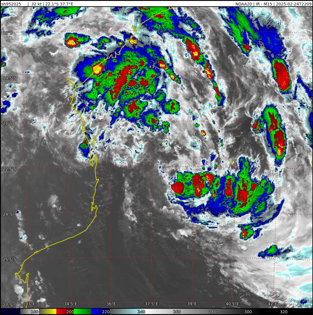 Extremely busy Southern Hemisphere// 19P(RAE) and 20S(BIANCA) CAT 2 US//2421utc  Extremely busy Southern Hemisphere// 19P(RAE) and 20S(BIANCA) CAT 2 US//2421utc