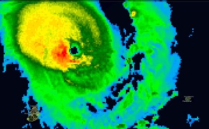 GELENA: cyclone intense: passez le message: il faut que Rodrigues se prépare...(VIDEO)