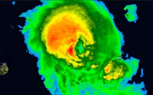 Cyclone intense GELENA:  à 200km de Plaine Corail à 20heures, se rapproche rapidement (VIDEO sur place)