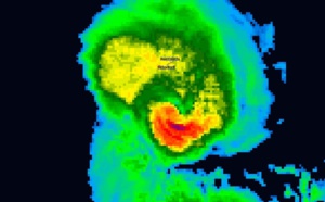 06h: l'oeil du cyclone tropical intense GELENA est passé à 45km de Rodrigues, rafales de 165km/h à Pointe Canon (VIDEOS)