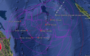 15UTC: cyclone OMA(15P): slow-moving and slowly weakening, changed forecast track after 48hours