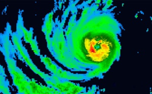 15UTC: typhoon Wutip(02W) Category 3 US near peak intensity, forecast CPA to Guam: 250km in apprx 24h.