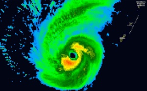 21UTC: Super Typhoon WUTIP(02W) thankfully sparing Guam