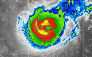 09UTC: Typhoon WUTIP(02W) ,Category 4 US, forecast to weaken rapidly after 12hours, no threat to land