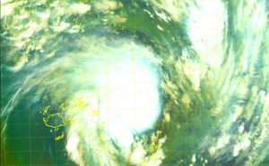 15UTC: South Pacific: Cyclone 16P, intensifying and forecast to track west of Nuku 'alofa  shortly after 24hours