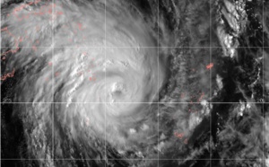 09UTC: Cyclone POLA(16P) Category 1 US, intensifying and tracking more than 200km to the west of Nuku 'alofa