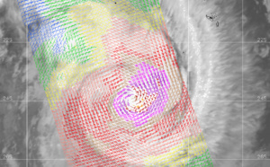 15UTC: Cyclone POLA(16P) Category 2 US, weakening steadily and being extratropical in 48hours