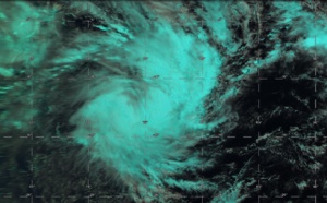 South Indian: 96S is now TC HALEH(17S), forecast to intensify and peak as a category 2 US in 3 days