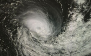 09UTC: Cyclone  HALEH(17S) category 3 US is weakening