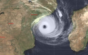 03UTC: dangerous cyclone IDAI(18S) 320km to Beira, set to make landfall within 50km of Beira shorly before 24hours