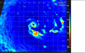 03UTC: Cyclone SAVANNAH(19S) : intensifying in the middle of the South Indian Ocean